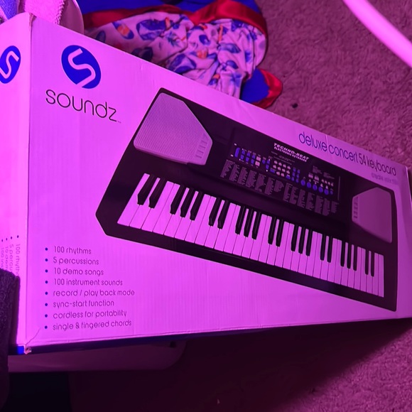 Keyboard (54 keys) - Picture 1 of 1